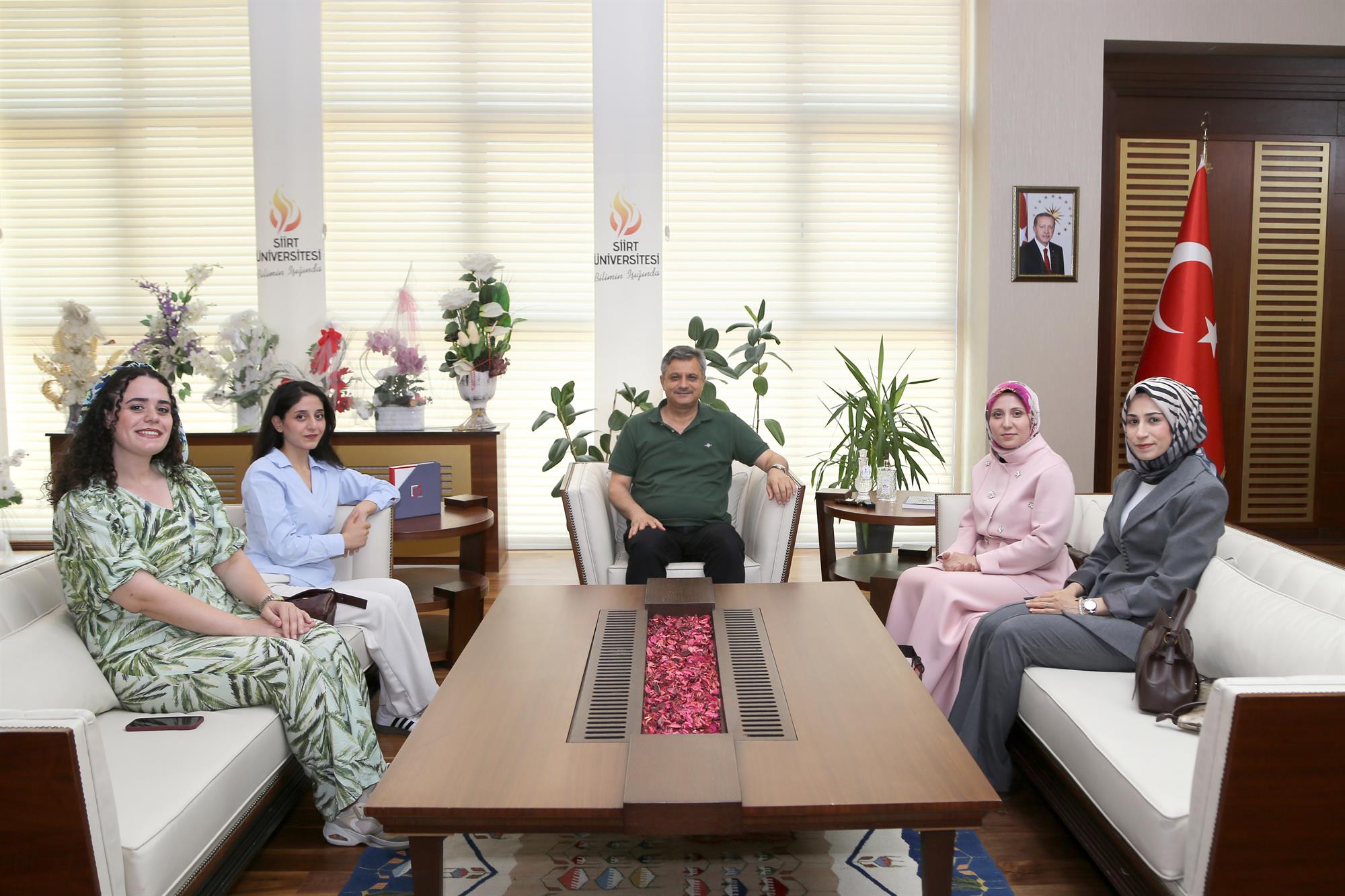KADEM Siirt Temsilciliğinden Rektörümüz Prof. Dr. Nihat Şındaka Ziyaret